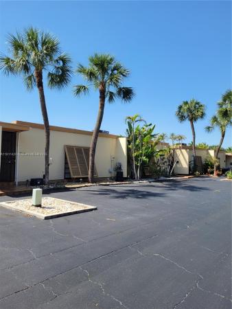 Loch Lomond West, 15504 Sharpecroft Dr, Miami Lakes, Florida 33014, image 1