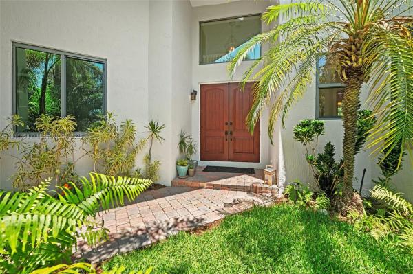 Groves At Old Cutler, 8205 SW 171st Ter, Palmetto Bay, Florida 33157, image 2