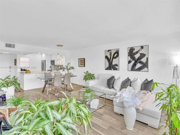 Gulfstream Garden, 215 SE 3rd Ave #403C, Hallandale Beach, Florida 33009, image 1