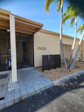 Loch Lomond West, 7003 Crown Gate Ct, Miami Lakes, Florida 33014, image 1