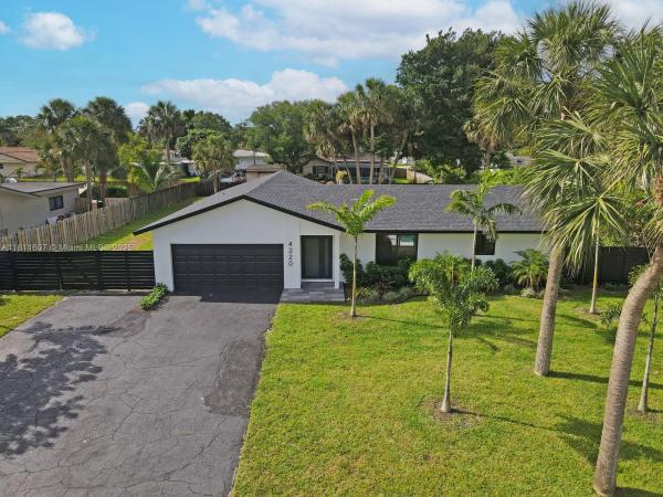 Country Club Estates, 4220 SW 4th St, Plantation, Florida 33317, image 1