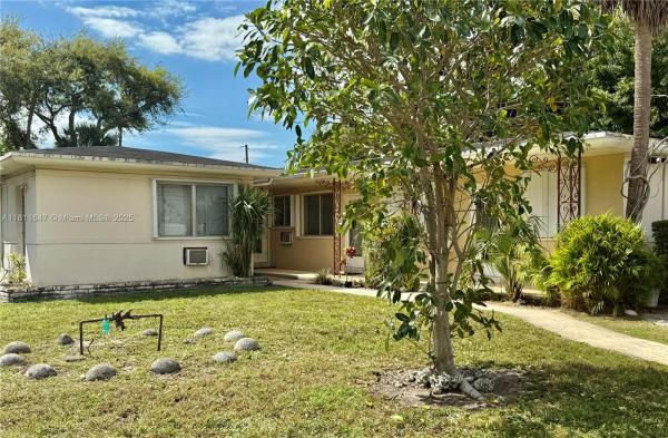 1570 NE 130th St, North Miami, Florida 33161, image 1