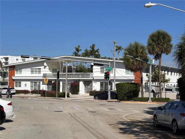 The Lofts At Tatum, 8080 Tatum Waterway Dr #4, Miami Beach, Florida 33141, image 1