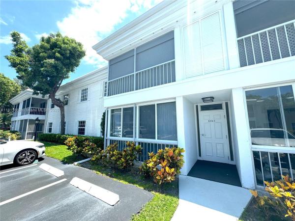 Bay Colony Club, 6245 Bay Club Dr #4, Fort Lauderdale, Florida 33308, image 1