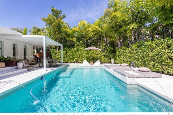 Sunset Lake, Miami Beach, Florida 33140, image 1