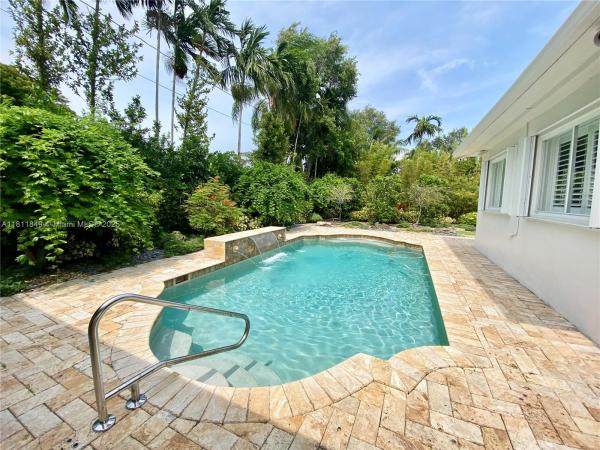 Nuevo Mundo, 6625 SW 61st St, South Miami, Florida 33143, image 3