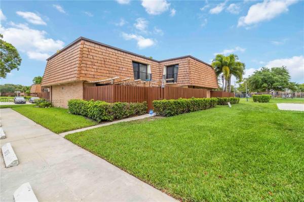 Sherwood Lakes, 3003 30th Ln, Greenacres, Florida 33463, image 2