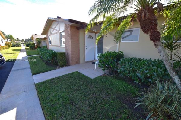 Crosley At Cresthaven Villas, 2862 Crosley Dr W #C, West Palm Beach, Florida 33415, image 2