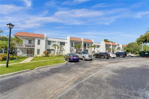 The Gardens Of Bonaventure 11 East, 304 Racquet Club Rd #105, Weston, Florida 33326, image 1