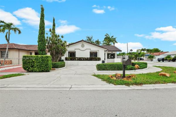 13707 SW 9th Ter, Miami, Florida 33184, image 1