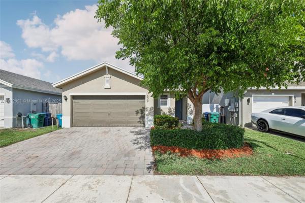 Royal Homes West, 579 NE 6th Pl, Florida City, Florida 33034, image 2