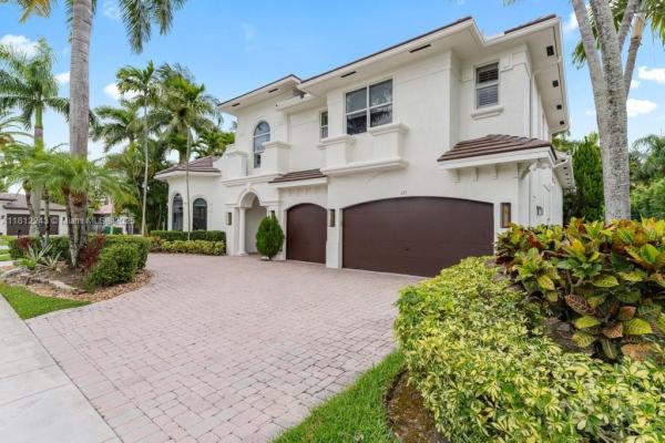 Hawks Landing, 127 Swan Ave, Plantation, Florida 33324, image 1