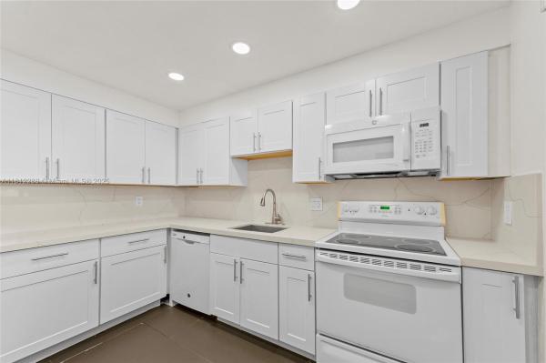 Foxcroft, 3253 Foxcroft Rd #G312, Miramar, Florida 33025, image 1
