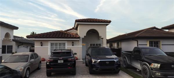 El Prado Country Club, 3149 W 68th Pl, Hialeah, Florida 33018, image 2