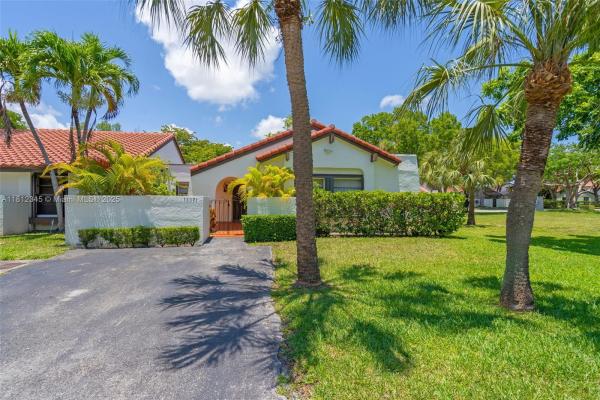 Town Villas In The Crossings, 13371 SW 112th Ln, The Crossings, Florida 33186, image 3