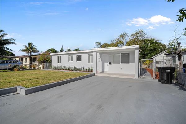 North Miami Beach No HOA, 15610 NE 15th Ct, North Miami Beach, Florida 33162, image 3