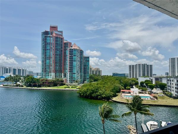 Mystic Pointe Tower 500, 3530 Mystic Pointe Dr #601, Aventura, Florida 33180, image 3