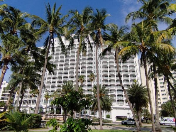 The Carriage House, 5401 Collins Ave #1110, Miami Beach, Florida 33140, image 1