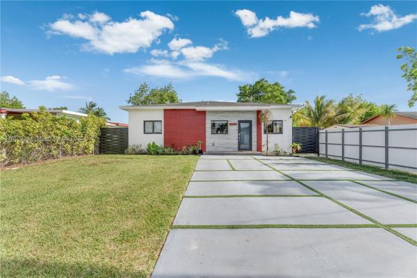 6470 SW 33rd St, Unincorporated Dade County, Florida 33155, image 1