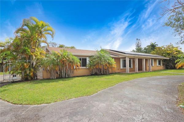 Pinewood Estates, 17501 SW 89th Ave, Palmetto Bay, Florida 33157, image 1