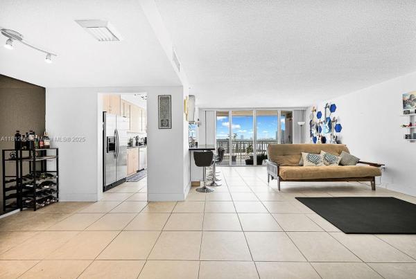 Del Prado, 18041 Biscayne Blvd #1201-4, Aventura, Florida 33160, image 2