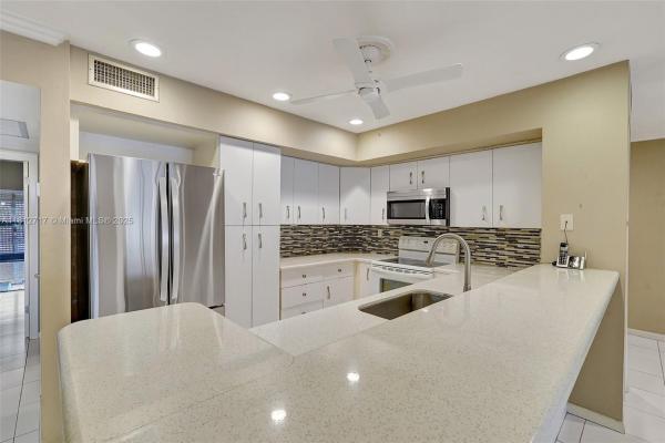 Loch Andrews, 15461 Kippford Ct, Miami Lakes, Florida 33014, image 3
