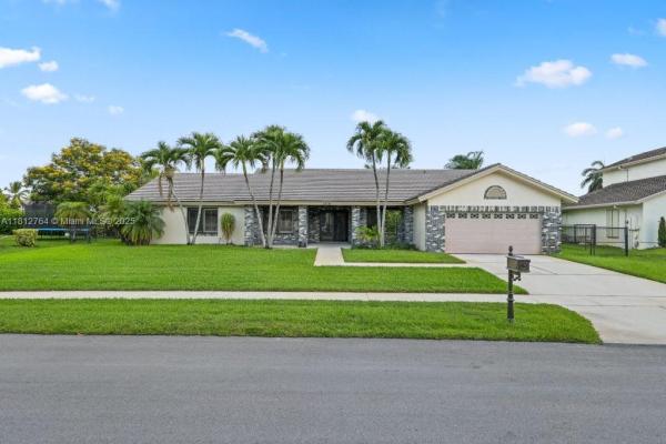 Pasadena Estates, 20141 NW 8th St, Pembroke Pines, Florida 33029, image 2