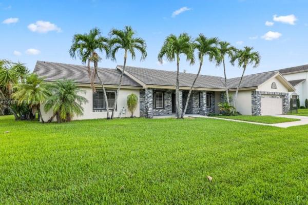 Pasadena Estates, 20141 NW 8th St, Pembroke Pines, Florida 33029, image 3