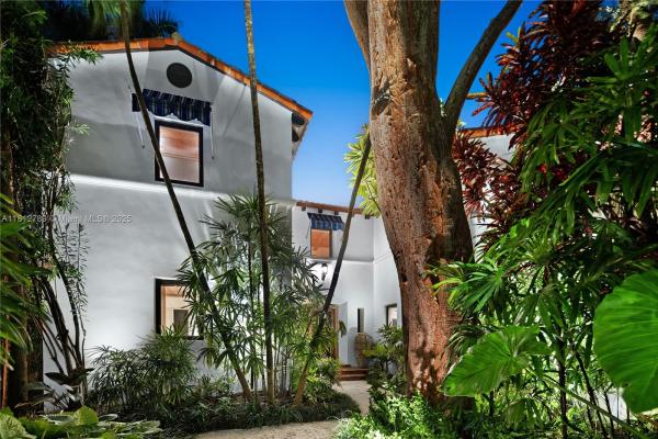Hibiscus Island, 56 S Hibiscus Dr, Miami Beach, Florida 33139, image 1