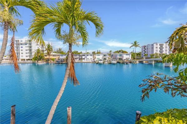 Creek Club, 8040 Tatum Waterway Dr #12, Miami Beach, Florida 33141, image 1