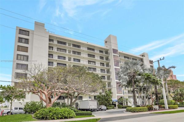 The Everglades Club, 2300 NE 33rd Ave #402, Fort Lauderdale, Florida 33305, image 1