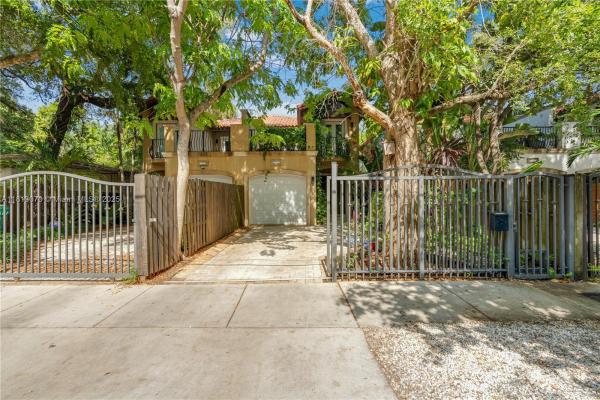 3154 Gifford Ln #3154, Miami, Florida 33133, image 1