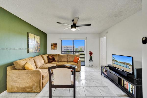 Sunrise Lakes 4, 2748 NW 104th Ave #308, Sunrise, Florida 33322, image 1