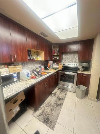 The White House, 13700 NE 6th Ave #311, North Miami, Florida 33161, image 3
