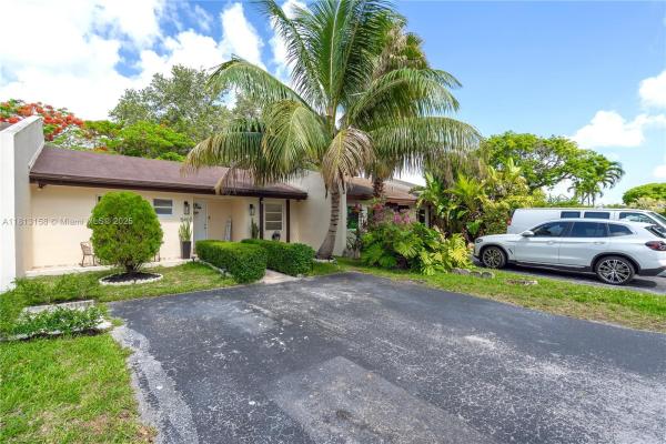 Bent Tree, 5408 SW 138th Ave, Kendale Lakes, Florida 33175, image 3