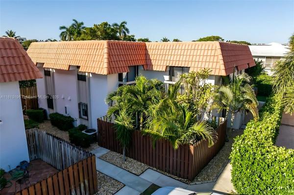 Landmark Townhouses Of Boca Raton, 1251 S Federal Hwy #1140, Boca Raton, Florida 33432, image 1