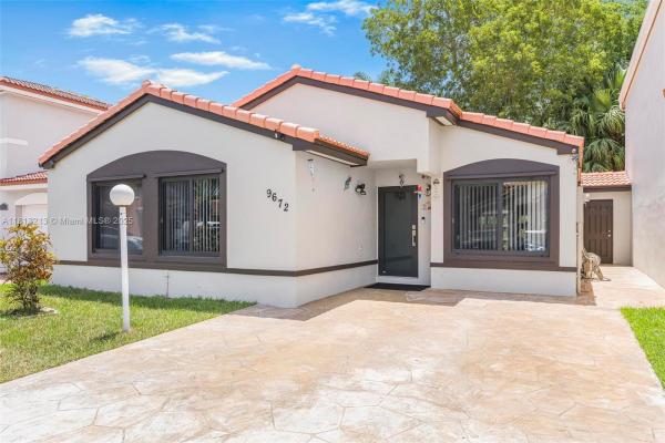 Tesoro At Forest Lakes, 9672 SW 166th Ct, The Hammocks, Florida 33196, image 3