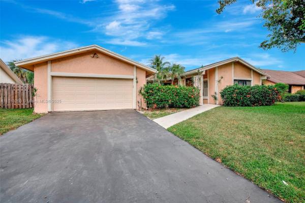Jacaranda Lakes, 1360 NW 94th Ave, Plantation, Florida 33322, image 1