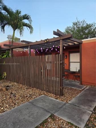 Villas East, 1609 Fairway Rd, Pembroke Pines, Florida 33026, image 2