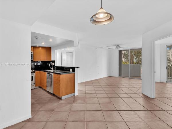 Bayview Plaza, 1621 Bay Rd #406, Miami Beach, Florida 33139, image 2