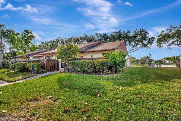 Pine Ridge At Haverhill, 4864 Sable Pine Cir #A, West Palm Beach, Florida 33417, image 2