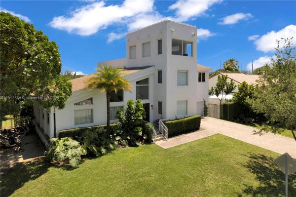 Kings Bay, 6320 Dolphin Dr, Coral Gables, Florida 33158, image 1
