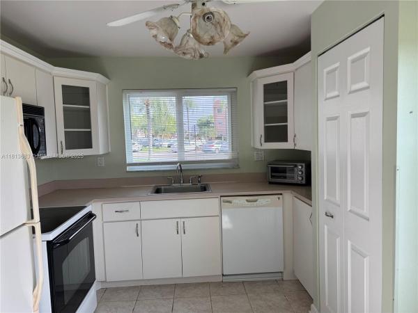 Sunrise Lakes 3, 9721 Sunrise Lakes Blvd #101, Sunrise, Florida 33322, image 1
