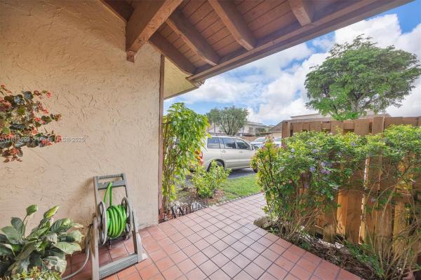 Tamiami Lakes Townhomes, 1456 SW 134th Pl, Tamiami, Florida 33184, image 3