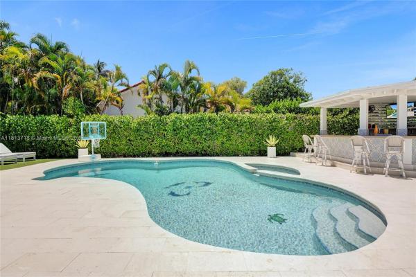 2080 NE 214th St, Unincorporated Dade County, Florida 33179, image 1