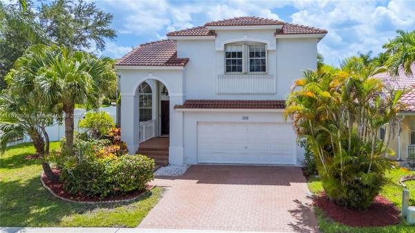 Chapel Lake Estates, 1020 NW 184th Ter, Pembroke Pines, Florida 33029, image 3
