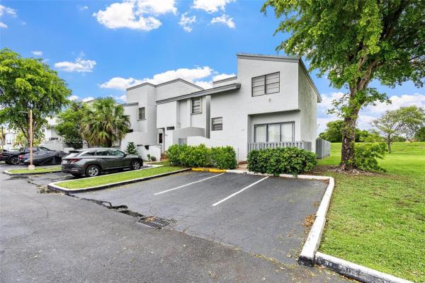 La Arboleda, 735 NW 105th Pl #C3, Fountainebleau, Florida 33172, image 3