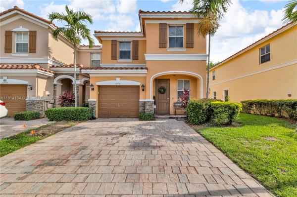 Emerald Creek Townhomes, 12441 Emerald Creek Mnr, Plantation, Florida 33325, image 1
