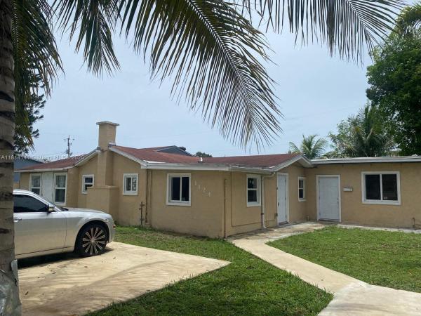 North Silver Crest, 1124 NW 100th Ter, Pinewood, Florida 33150, image 3