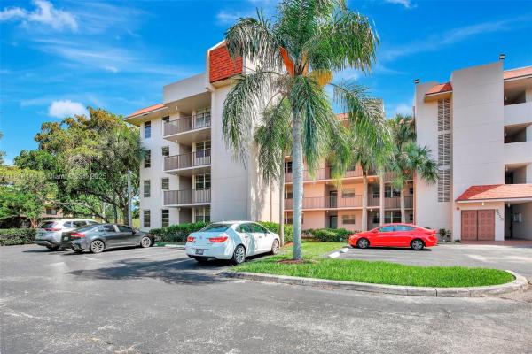 Sabal Palm Of Pine Island Ridge, 9510 Seagrape Dr #101, Davie, Florida 33324, image 2